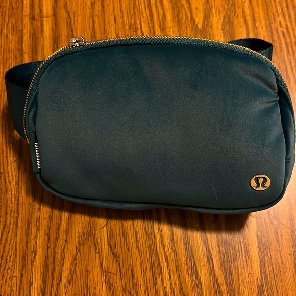 lululemon athletica Bags Brand New Nwt Lululemon L Velour Belt Bag In Color Green Jasper